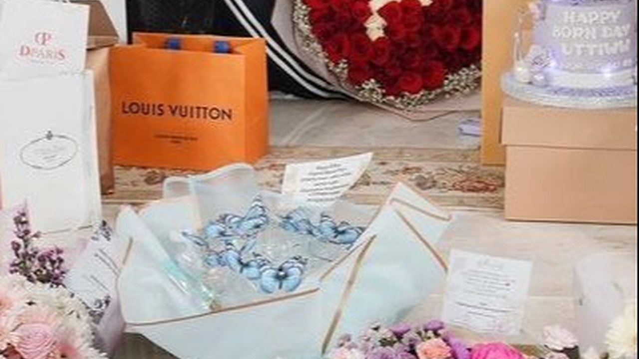 Intip Deretan Hadiah Ulang Tahun Fuji yang Fantastis, Dapat Uang Segepok hingga Tas Mewah