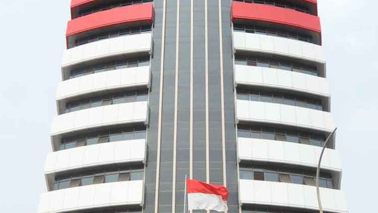 Hasil Survei Terbaru Ungkap Kepercayaan Publik pada KPK dan MK