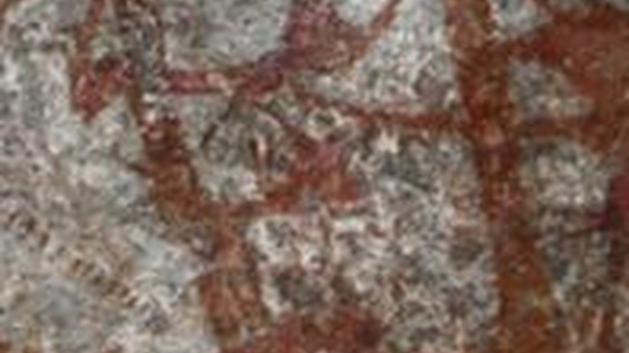 Lukisan Misterius Sosok Alien Berkepala Raksasa Ditemukan di Gua Kuno, Digambar dengan Pigmen Merah