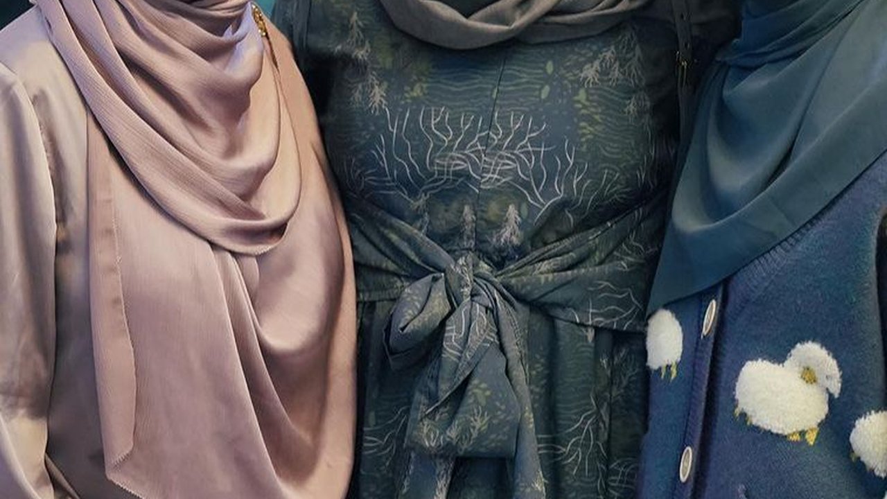 Foto-Foto Irish Bella Rutin Ikut Kajian Bareng Geng Pengajian
