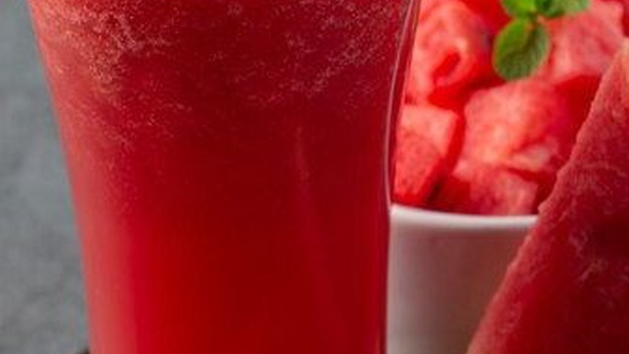 Antara Jus dan Smoothies, Memahami Perbedaan Esensial untuk Kesehatan