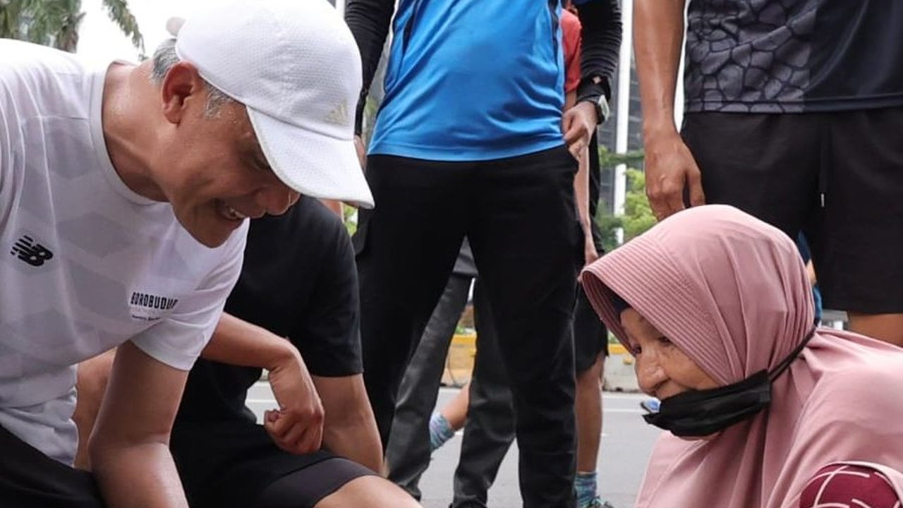 Momen Ganjar Pranowo Borong Dagangan Siti di CFD