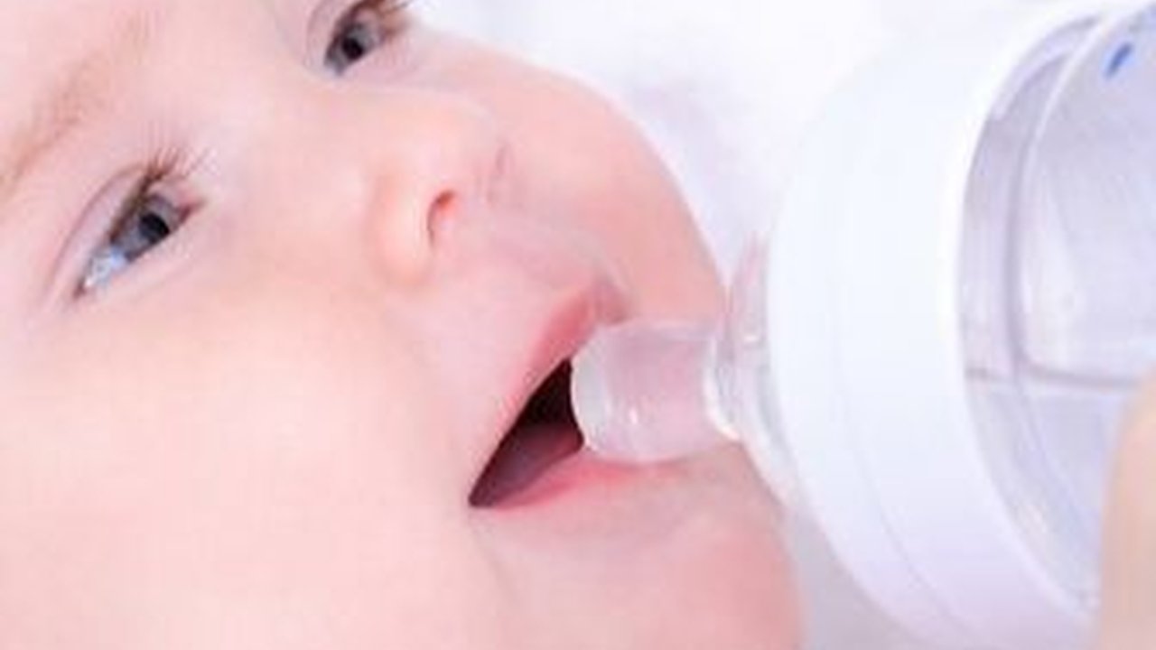 Kenali Kondisi dan Tanda Terjadinya Overfeeding pada Bayi