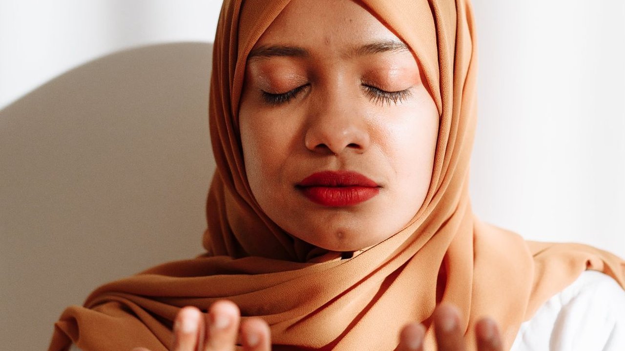 Bacaan Ayat Kursi Latin dan Keutamaannya, Perlu Diamalkan