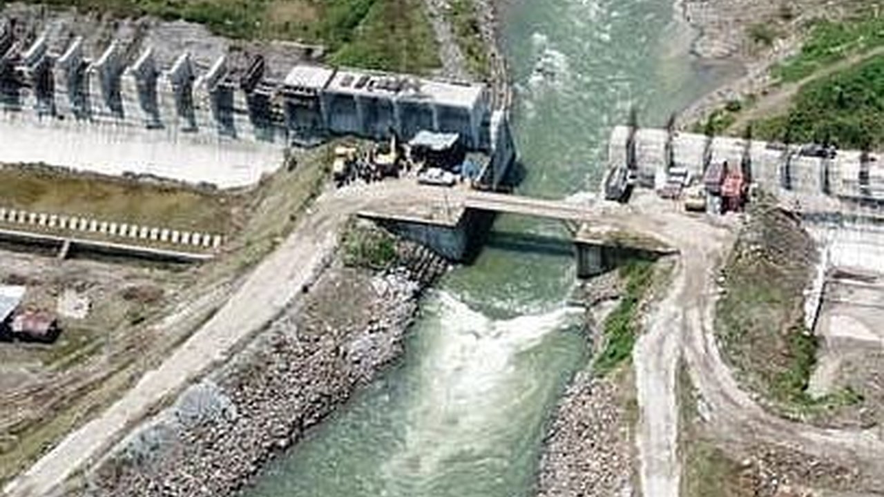 Proyek PLTA Kayan Bakal Geser 2 Desa Suku Dayak, Bagaimana Nasib Warganya?