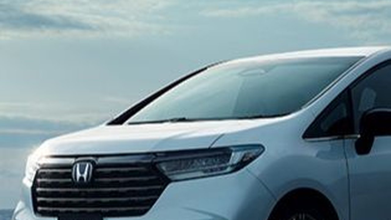 Menanti Kompetitor Baru Toyota Alphard Hybrid  di Indonesia