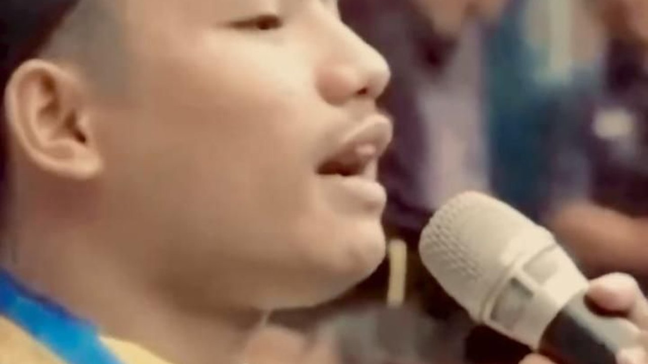 Momen Lulusan Terbaik Nyanyikan Lagu Titip Rindu Buat Ayah, Sukses Bikin Haru