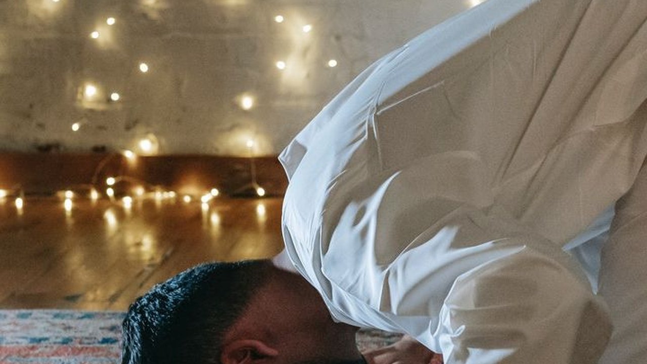 Tata Cara Sholat Hajat, Ketahui Bacaan Doa Mustajabnya dengan Lengkap