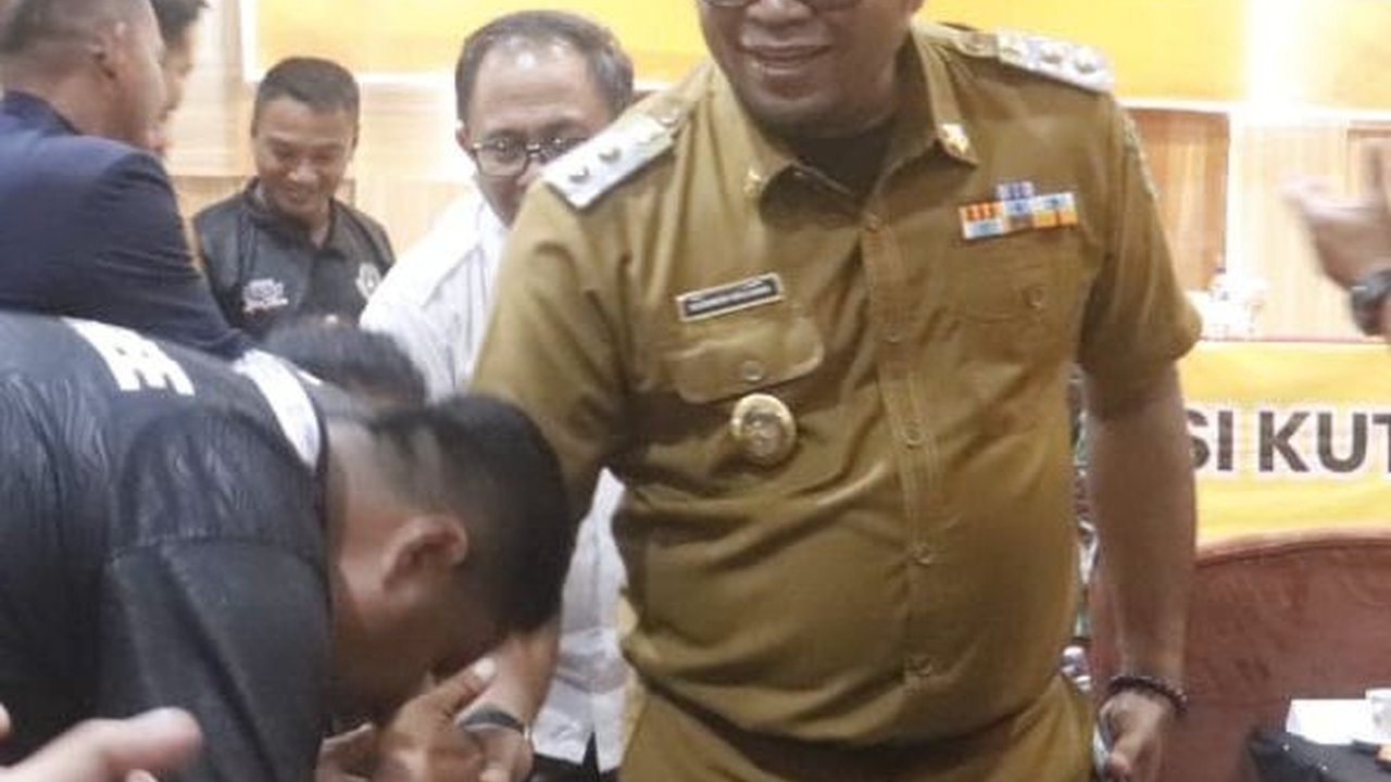 Pesan Wabup Kasmidi ke Peserta Kursus Wasit Nasional C III: Harus Tegakkan Aturan