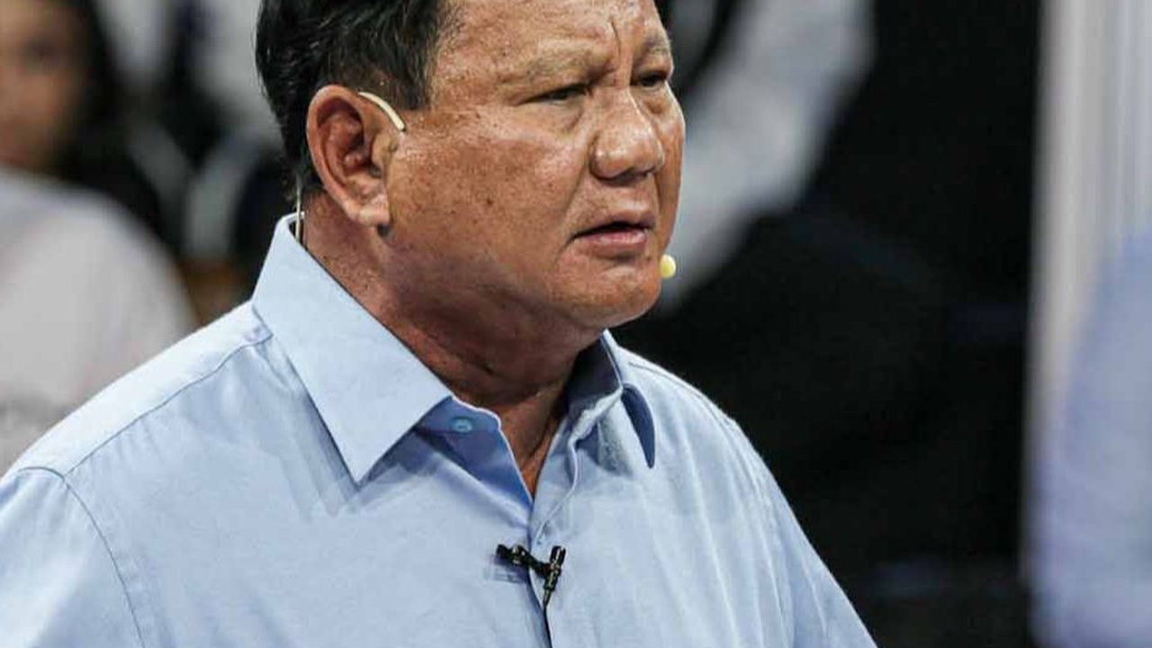 VIDEO: Ganjar Singgung Polemik Putusan MK, Prabowo Sindir: Yang Intervensi Siapa