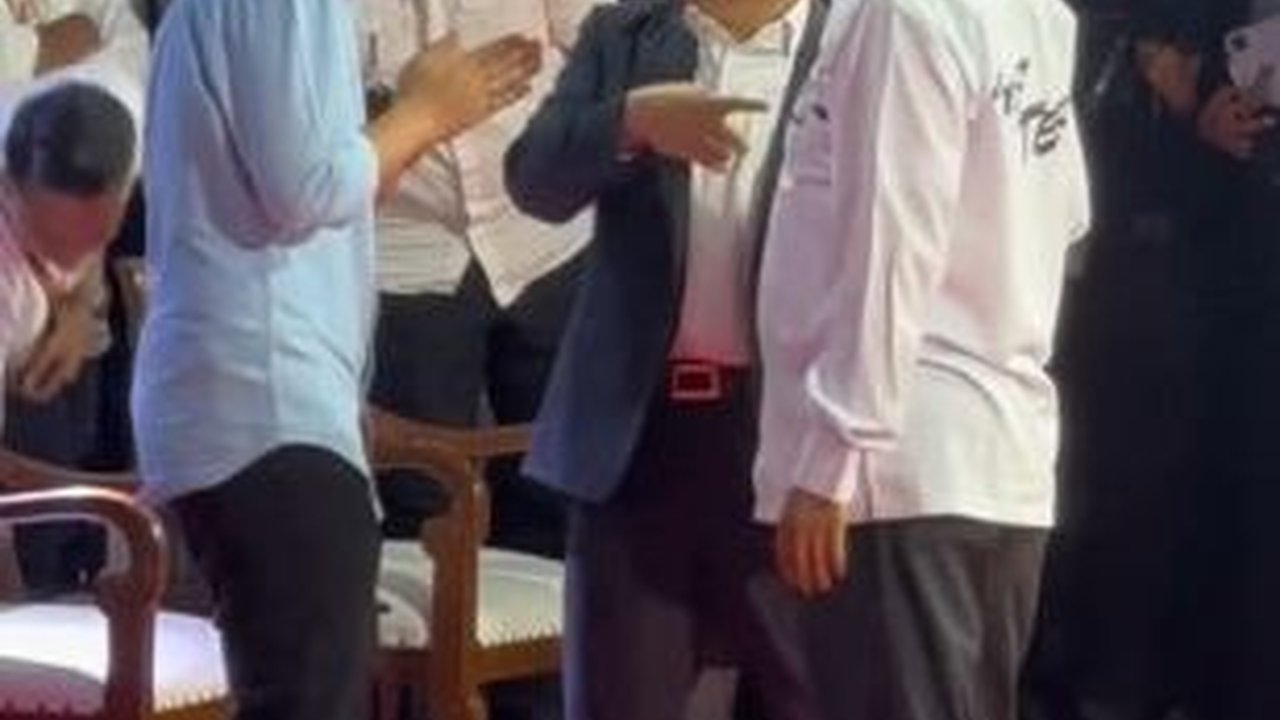 Di Balik Panasnya Debat Capres, Ada Senyum dan Pelukan Hangat Para Cawapres