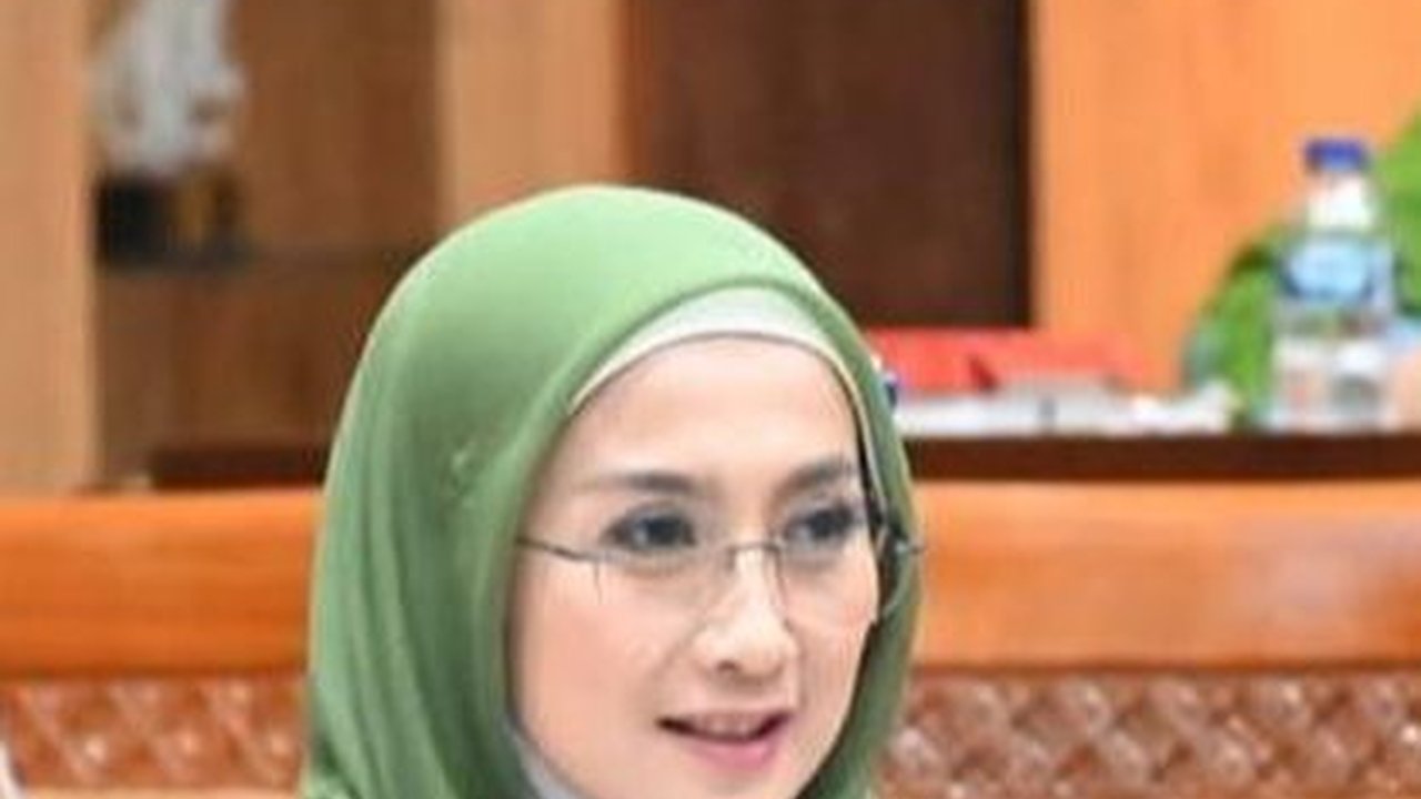 Cantik dan Awet Muda, ini Potret Terbaru Desy Ratnasari Kini Menginjak 50 Tahun