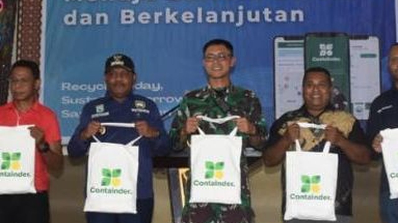 Sandiaga Puji Inovasi Pengelolaan Sampah di Papua: Awal Perubahan Nyata