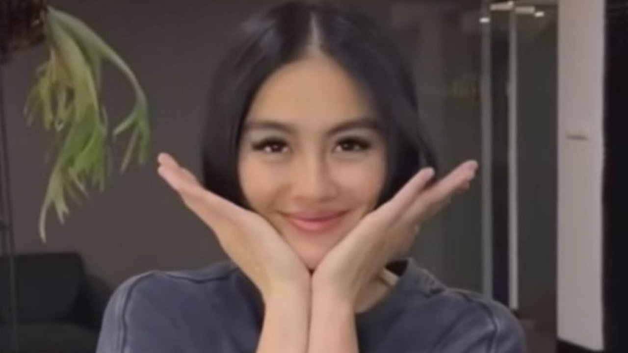 Potret Terbaru Agnez Mo Ubah Gaya Rambut Jadi Pendek Hitam, Heboh Disebut Mirip Banget Denada