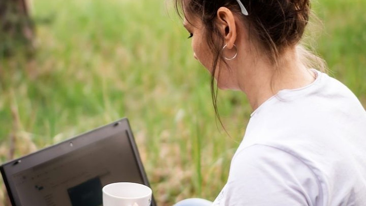 Blogger adalah Orang yang Menulis Blog, Ketahui Manfaat Keuntungannya