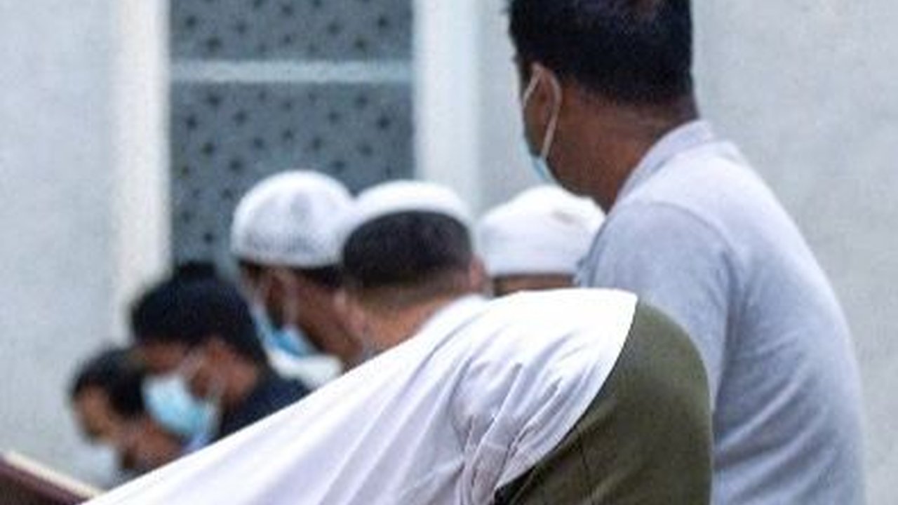 Bacaan Tahiyat Akhir, Lengkap dengan Artinya