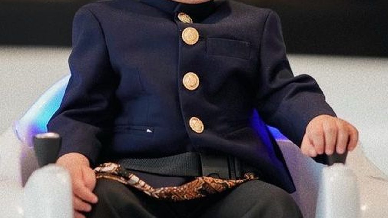 Usung Konsep Tradisional, ini Potret Lucu Baby Timo Anak Chef Arnold di Momen Ultah yang Pertama