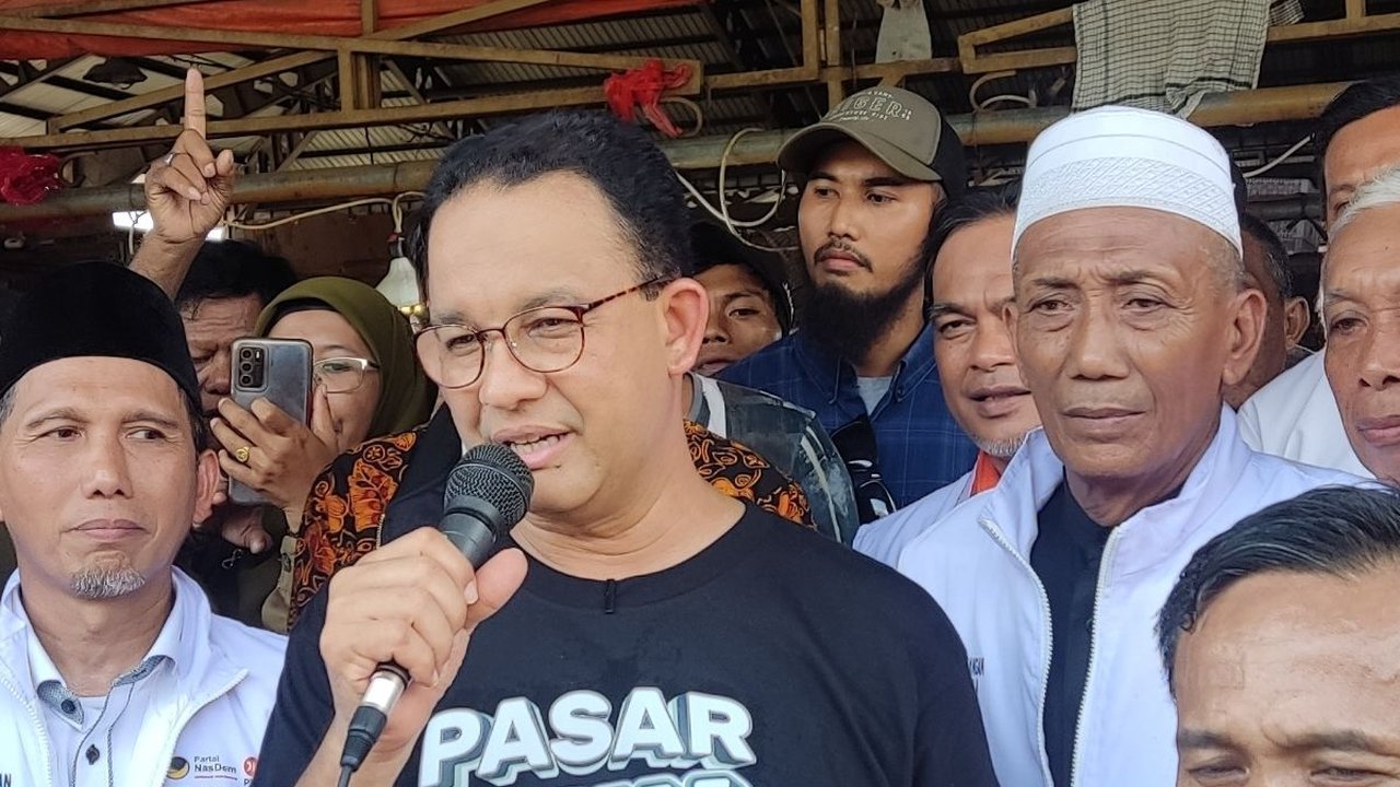 Lagi Pidato, Anies Tegur Ibu-Ibu di Jambi yang Berebut Foto