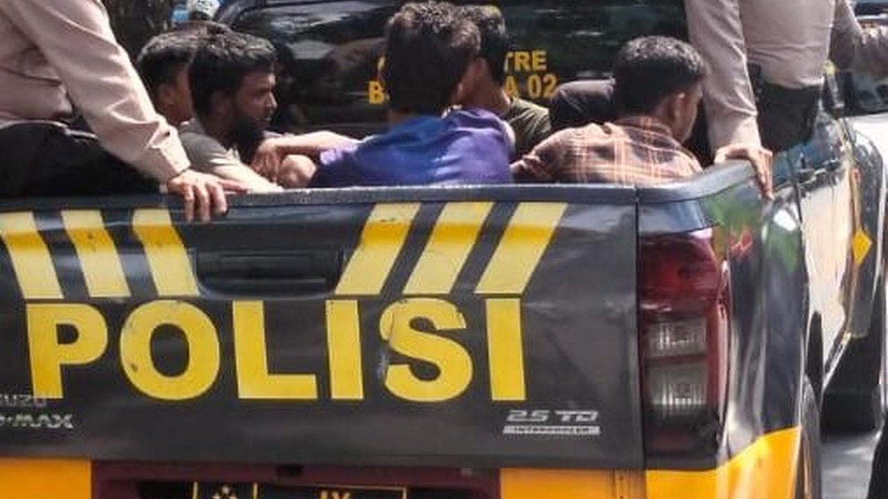 'Ngemper' di Jalanan Pekanbaru, 13 Warga Rohingya Dibawa Polisi