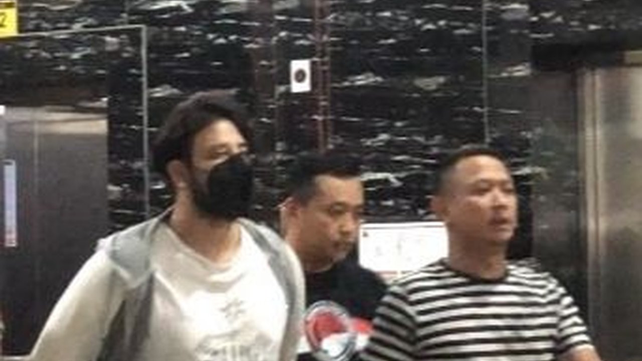 Penampakan Ammar Zoni Digelandang Polisi untuk Tes Urine, Hasil Positif Konsumsi Sabu dan Ganja