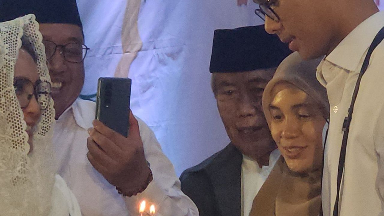 Momen Para Santri Beri Kejutan Ulang Tahun Kepada Alam Ganjar, Putra Ganjar Pranowo