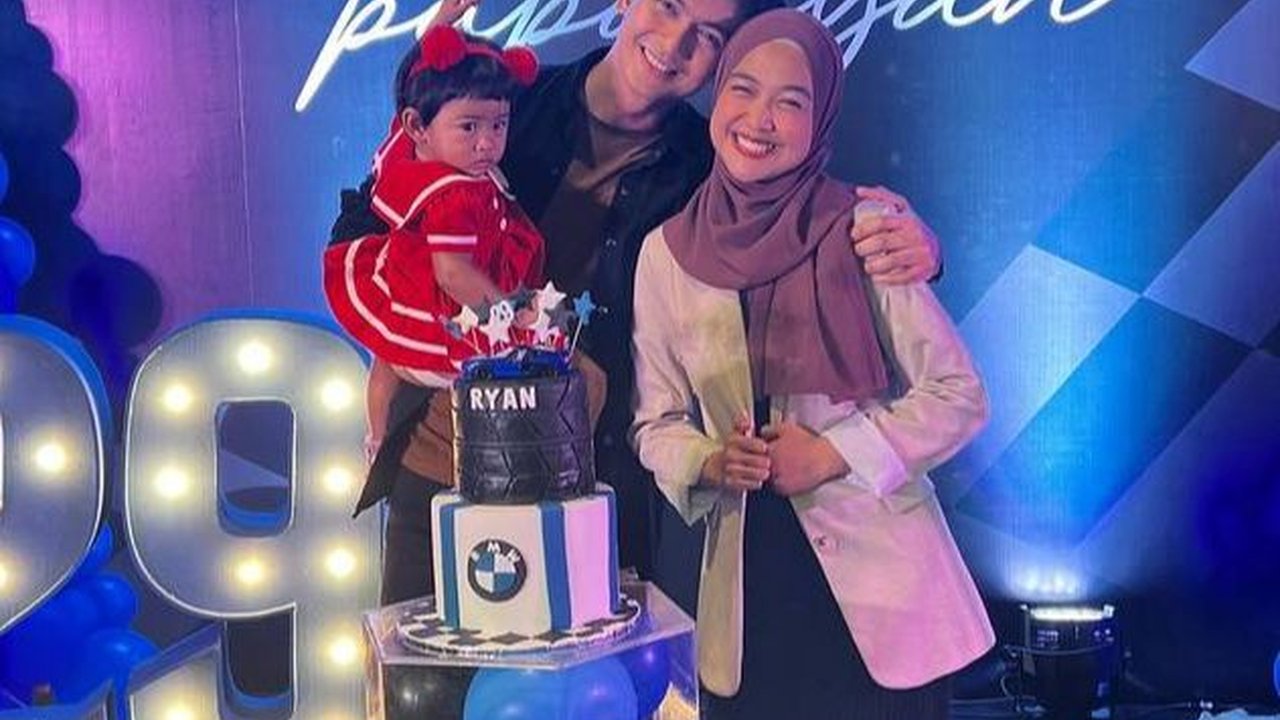 Dikabarkan Rumah Tangganya Retak, Ini Deretan  Potret Ria Ricis dan Teuku Ryan Posting Caption yang Bikin Netizen Cocoklogi