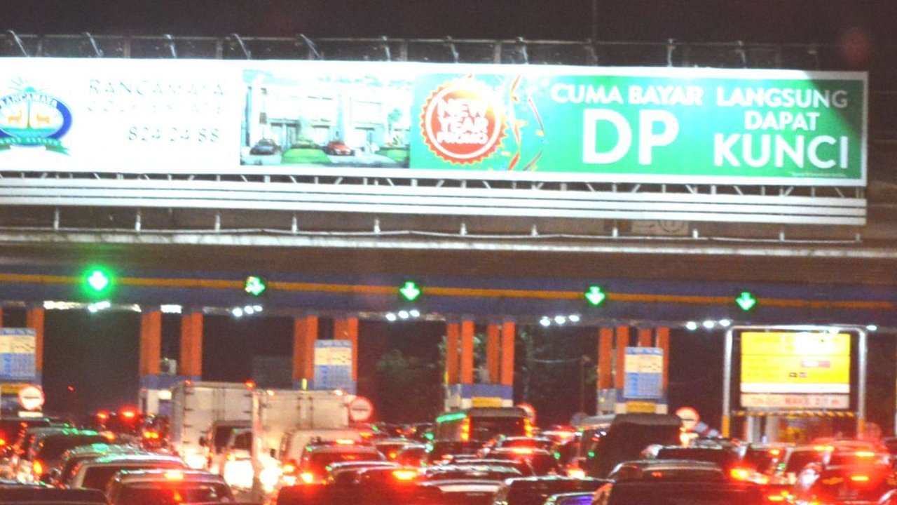 VIDEO: Istri Petinggi Parpol Ini Santai Terjebak Macet 4 Jam di Tol Cipularang, Malah Main Tebak-Tebakan