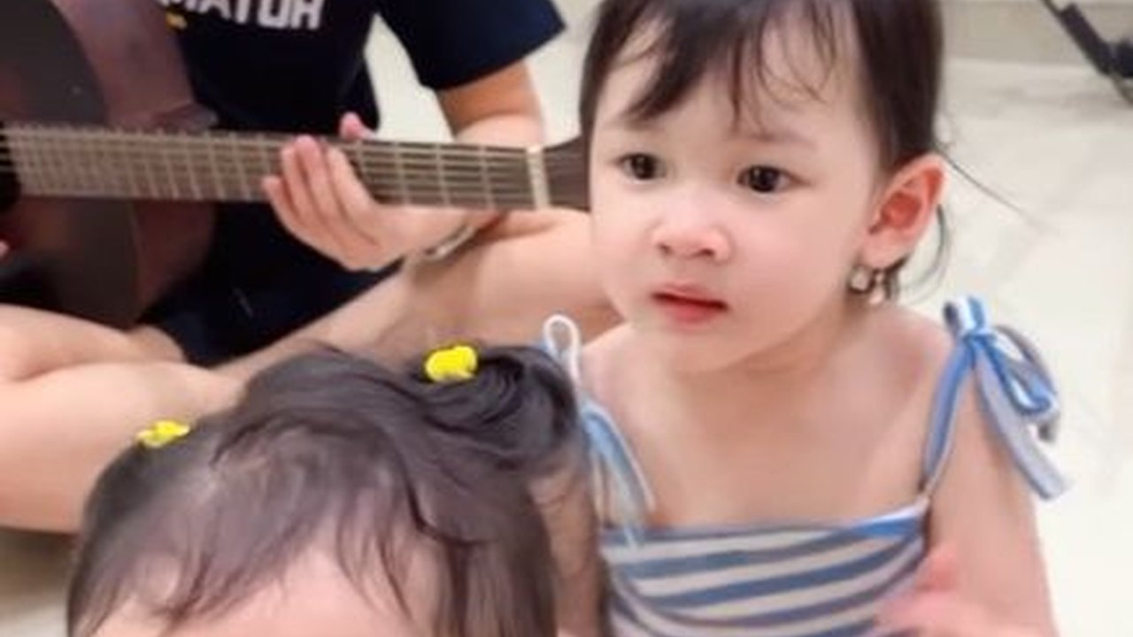 8 Potret Gendhis & Kenes Anak Nella Kharisma yang Kini Sudah Sama-sama Gede, Duo Gemoy yang Disukai Netizen