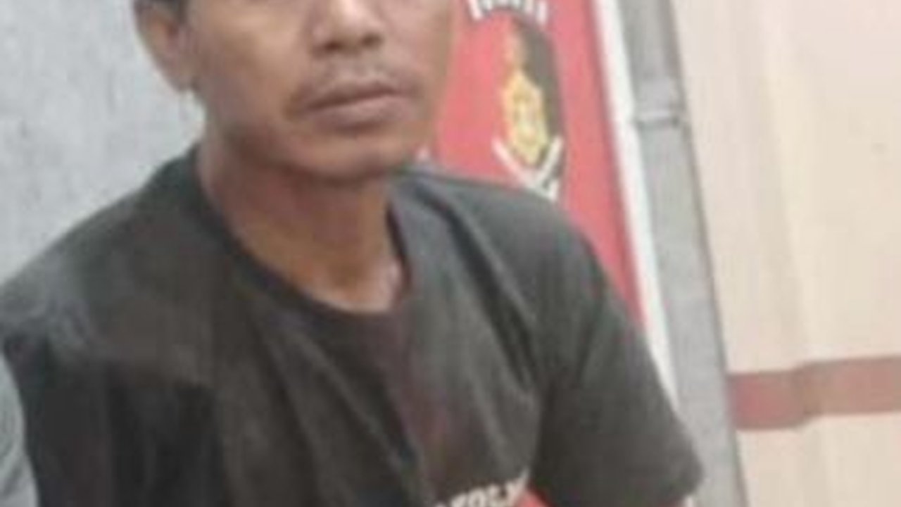 Tampang Ayah Banting Anak hingga Tewas di Penjaringan, Wajah Lesu dan Tangan Diborgol
