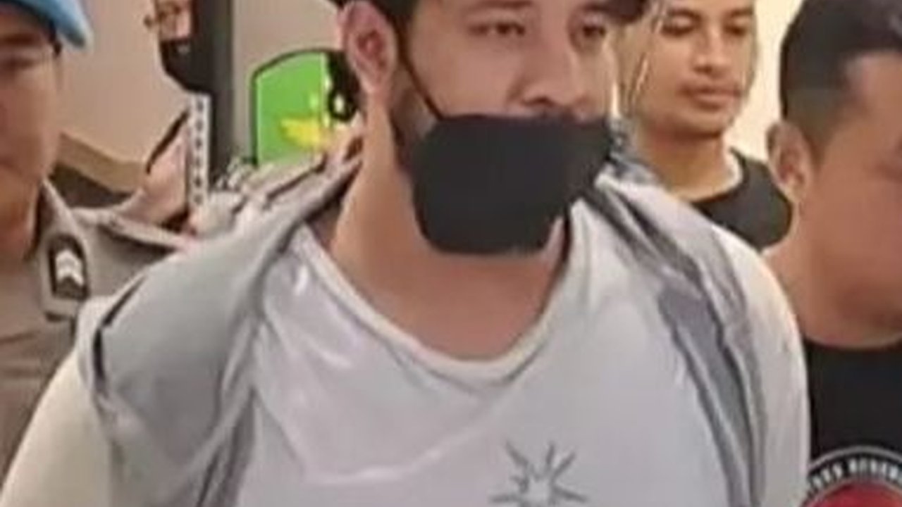 Ammar Zoni Berkaca-Kaca Ditanya Soal Irish Bella dan Anak, Bungkam Setelah Jalani Tes Kesehatan