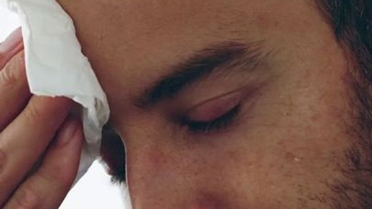 Penyakit yang Sebabkan Keringat Dingin, Bukan cuma Masuk Angin