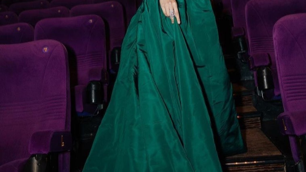 Genap Berusia 28 Tahun, Simak Transformasi Anya Geraldine yang Semakin Bersinar