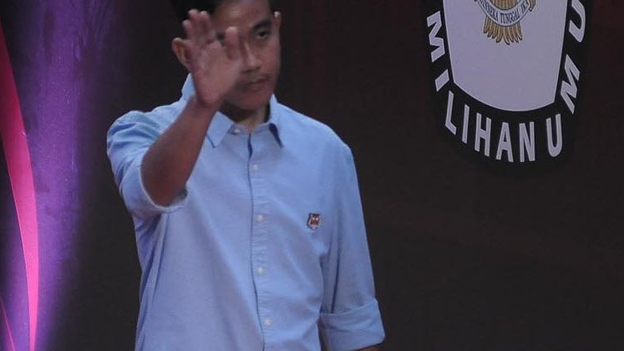Tiba di Pasar Pandan Sari, Gibran Dielukan Pedagang: Ya Allah Ganteng Banget