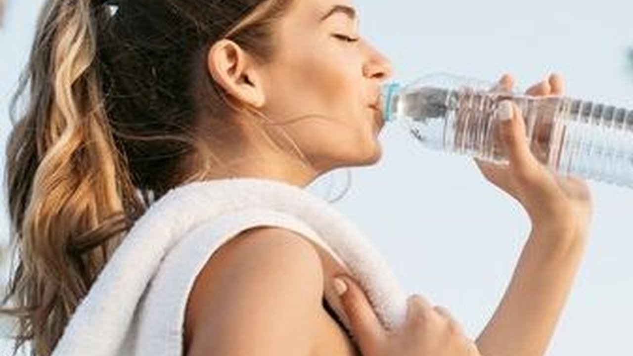 Mengenal Water Fasting, Diet Hanya Minum Air Putih, Apakah Aman atau Berbahaya?