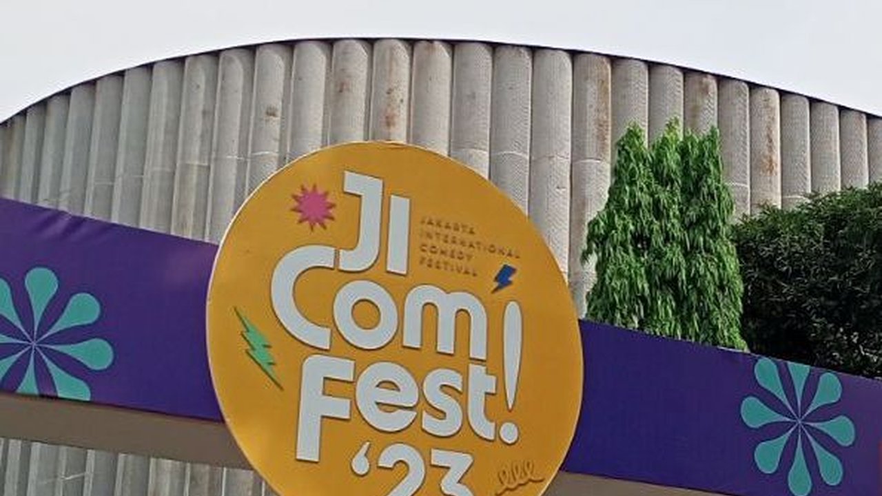 Pandji Pragiwaksono dan Kiky Saputri Bikin 'Pecah' Panggung JICOMFEST 2023