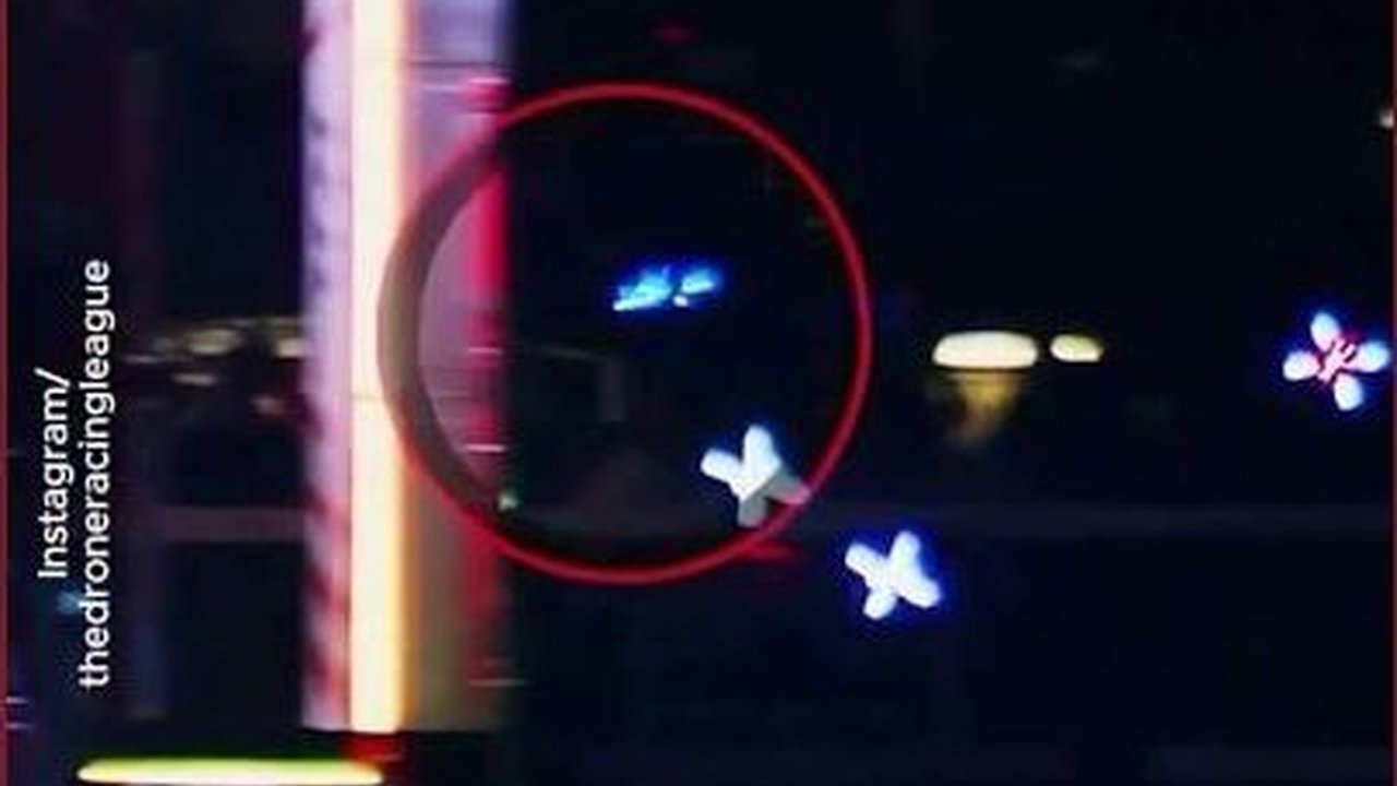 VIDEO: Begini Situasi Balapan Drone, Saling Pepet Hingga Ada yang Terjatuh