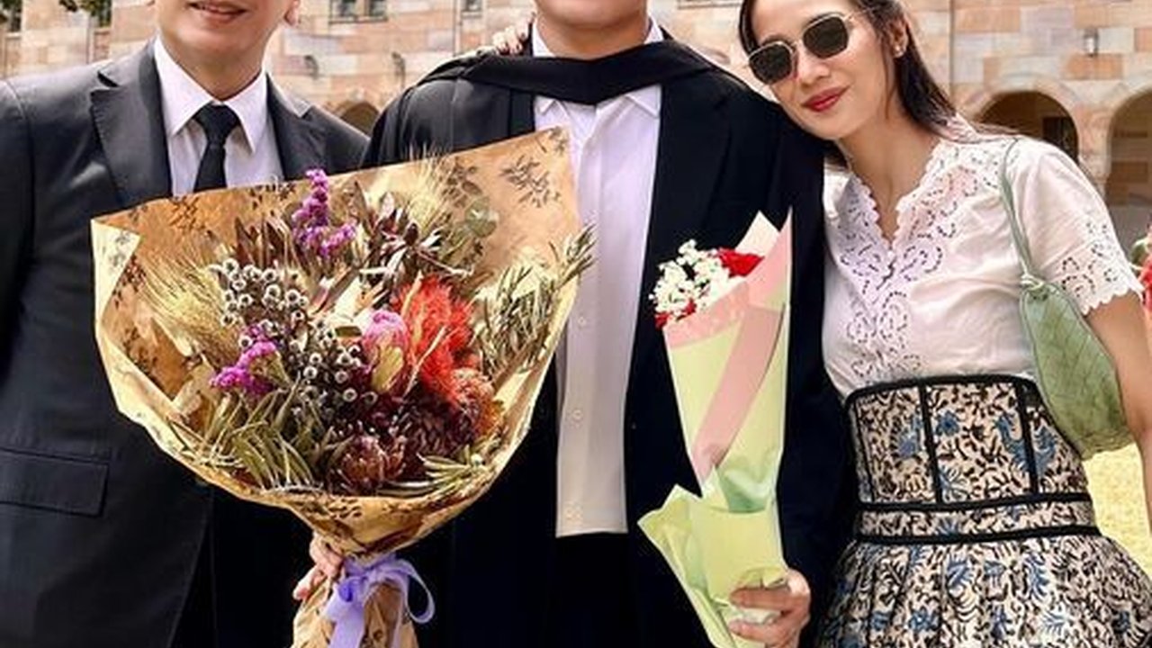 Ganteng dan Pintar, ini Potret Salvaditya Tama Putra Wishnutama saat Momen Wisuda di University of Queensland Australia