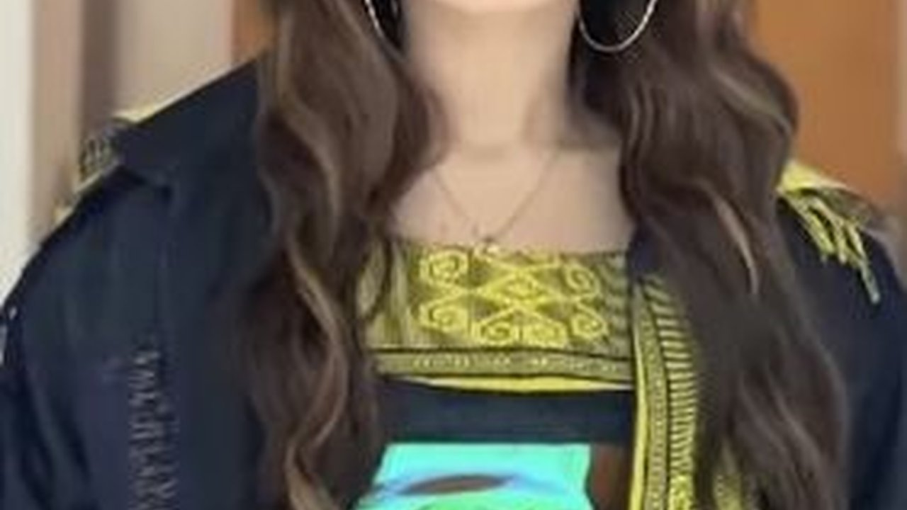Potret Si Cantik Putri Isnari yang Sudah Dilamar Pengusaha Tajir Melintir, Bakal Tetap Eksis di TV?