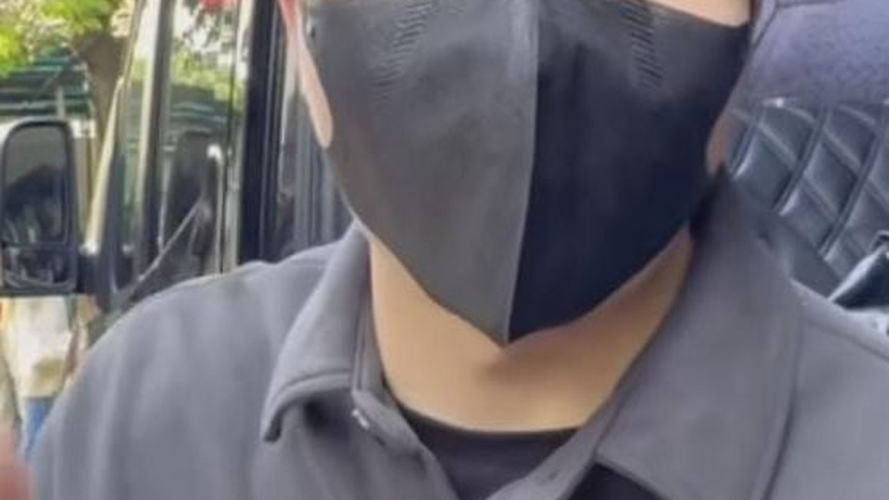Hanya Lulusan SMP, Momen Atta Halilintar Ambil Rapor SMA 'Senang Bisa Lanjutkan Pendidikan'