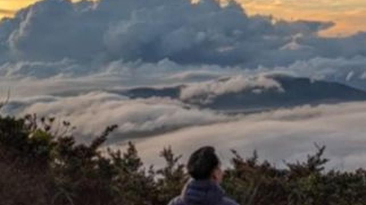 Langsung Menghadap Danau Toba, Ini Fakta Menarik Gunung Sibuatan di Kabupaten Karo