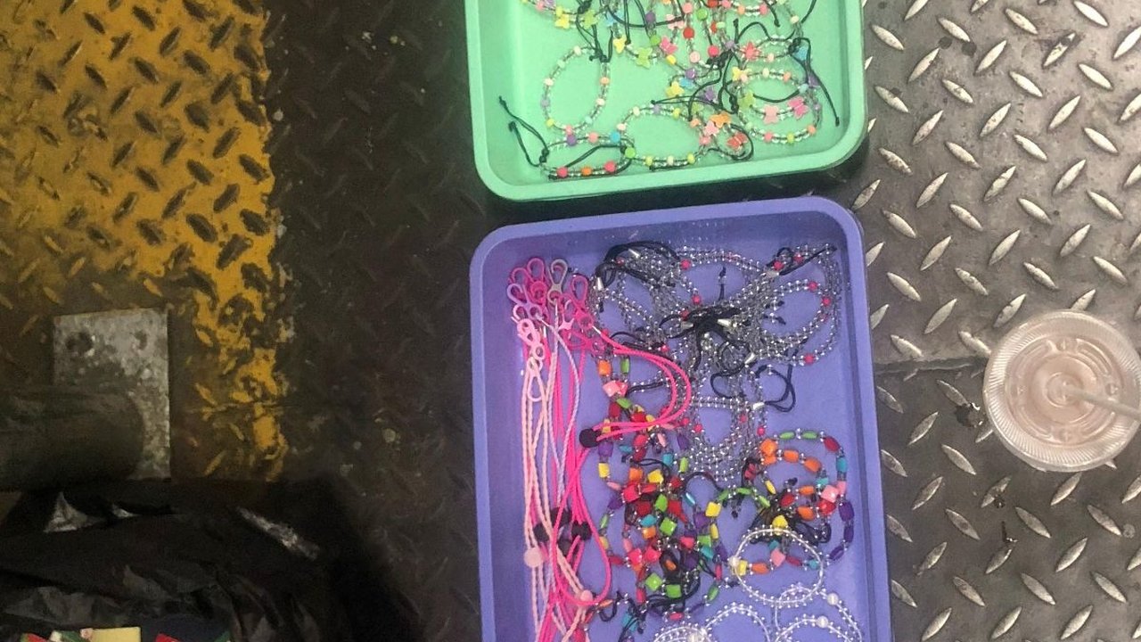 Kisah Kakek Penjual Tissue, Kehangatan di Balik Embun Hujan