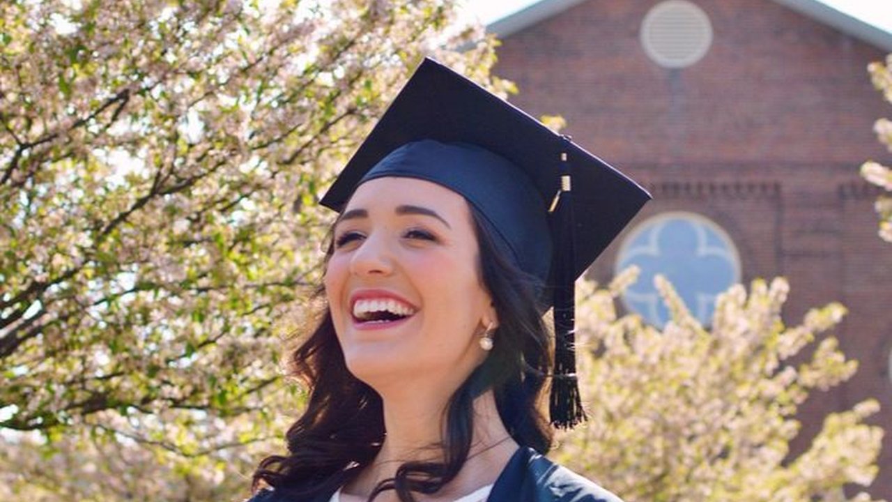 Ucapan Wisuda Bahasa Inggris Singkat dan Artinya, Penuh Harapan Baik