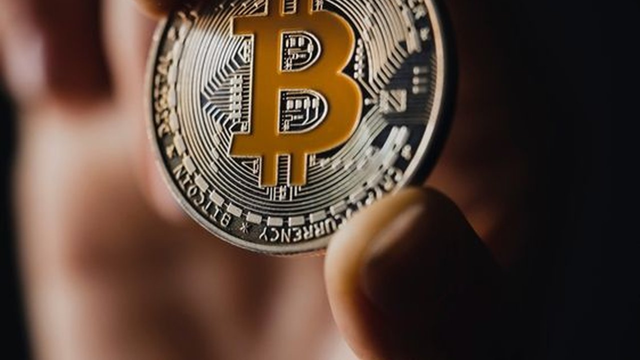 Mengenal Bitcoin, Mata Uang Kripto Pertama dan Paling Populer di Dunia