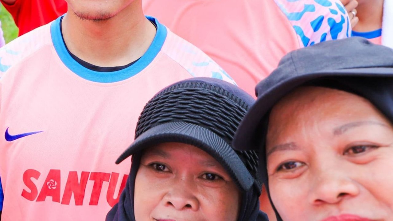 Kaesang Santuy Bermain Bola dengan Pemuda Wonosobo: Kompak dan Seru