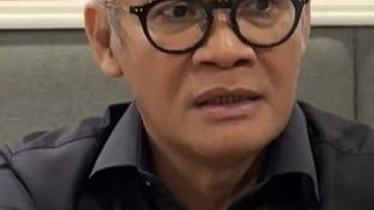 VIDEO: TPN Kecam Mayor Teddy Duduk Bareng Pendukung Prabowo: TNI Tidak Boleh