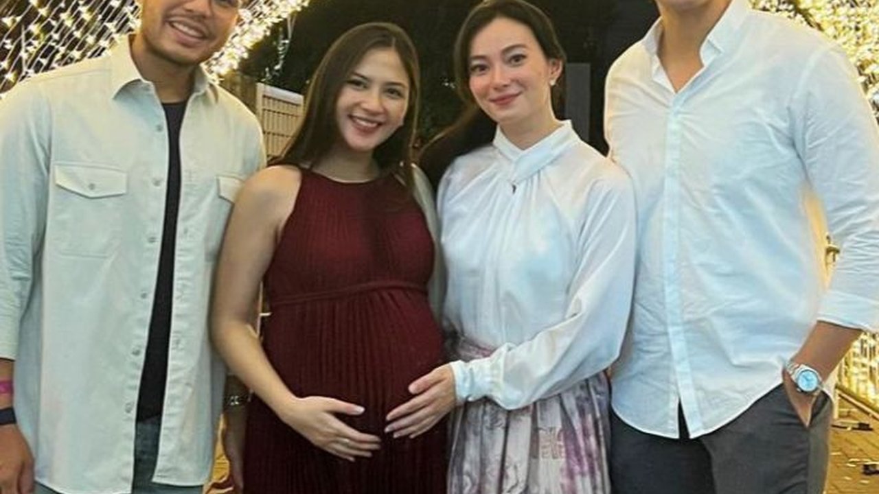 Potret Kedekatan Keluarga Jessica Mila dengan Asmirandah Rayakan Natal Bersama