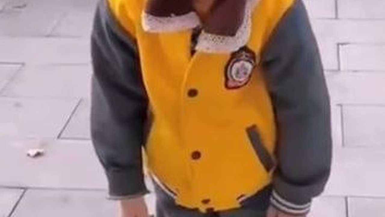 Kakek di China Punya Solusi Unik Agar Cucunya Tidak Kecanduan Main HP, Caranya Bikin Ngakak