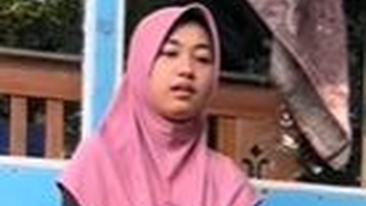 Kisah Pilu Gadis Yatim Sejak Kecil Tak Pernah Beli Baju Baru Hanya dari Pemberian Orang, Sosoknya Cantik Jelita