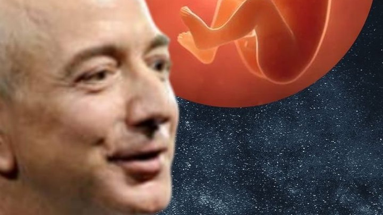Jeff Bezos: Berada di Luar Angkasa Bagaikan Bayi dalam Kandungan