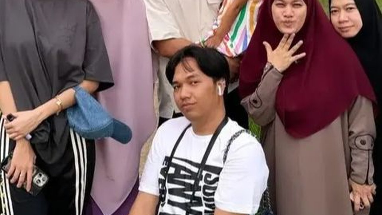 6 Seleb Ini Banjir Pujian karena Tampil Sederhana Saat Pulang Kampung
